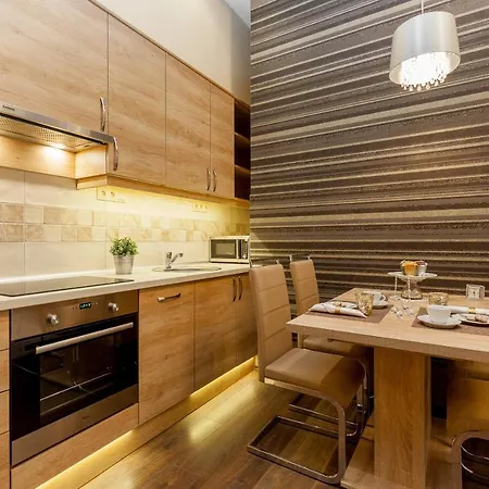 Apartamento A_or_ B_luxflat_2br_2ba_vaci Street